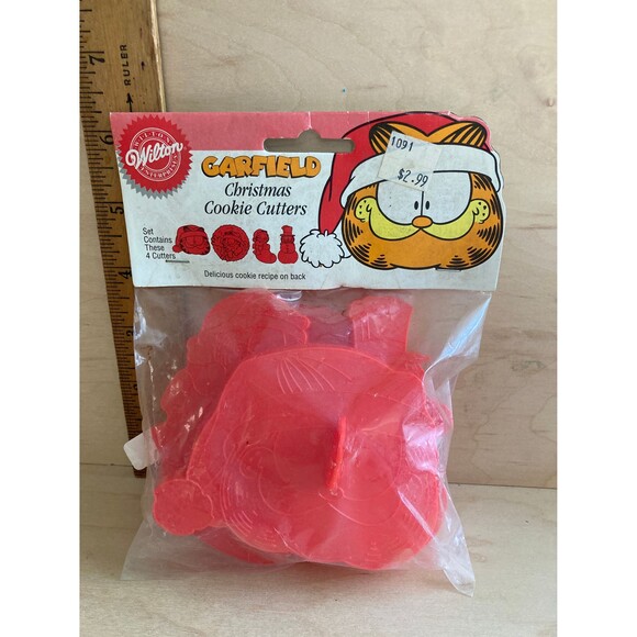 Garfield Christmas Cookie Cutters Set of 4 Wilton - Picture 6 of 6